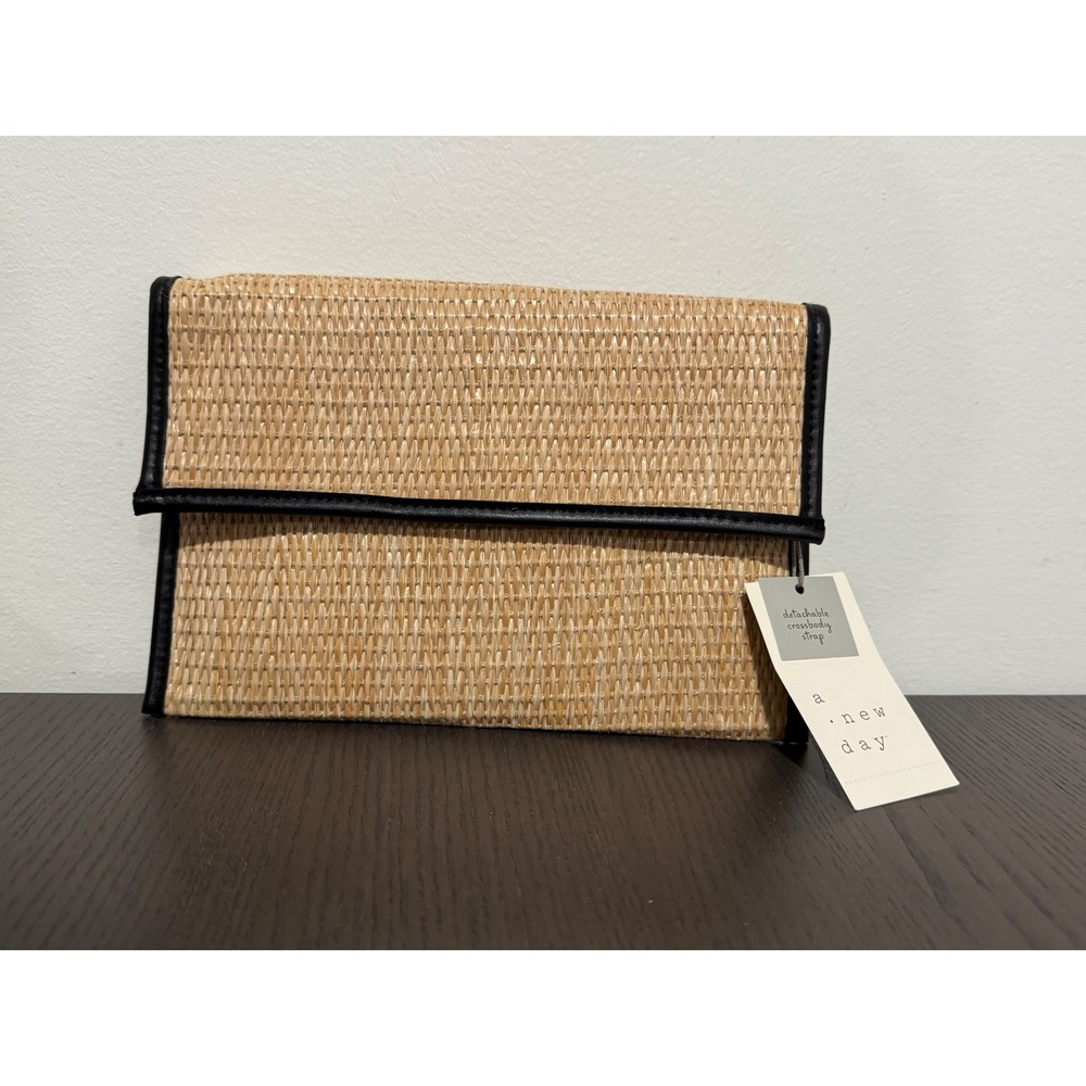 A New Day Woven Straw Clutch Women OS Beige Detachable Gold Chain Strap